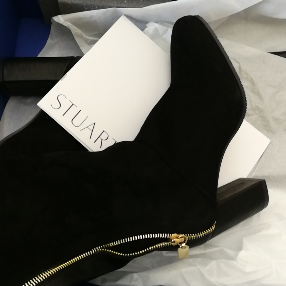 Stuart Weitzman - Picture 4 of 6
